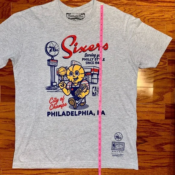 SOLD 💕Mitchell & Ness Philadelphia 76ers NBA Short Sleeve T-Shirt - Picture 7 of 7